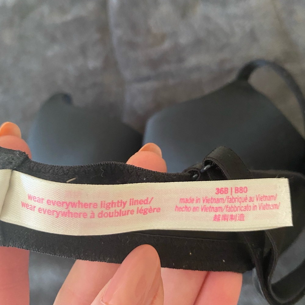 Black Victoria’s Secret Bra - Picture 5 of 5